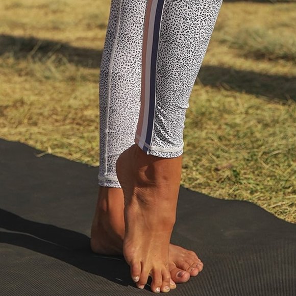 All Fenix Kyla Leopard High Impact Leggings XS - Picture 3 of 16